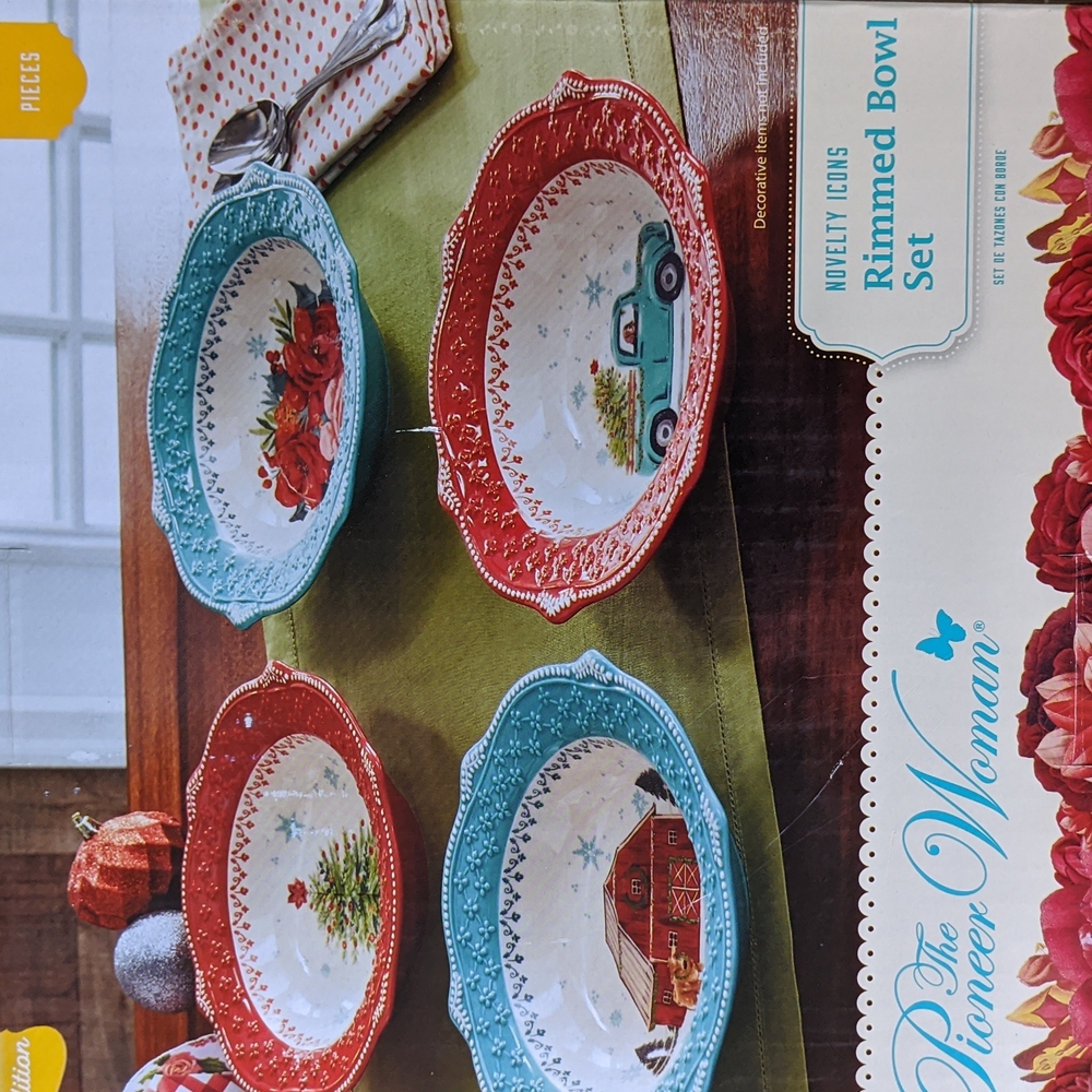 Pioneer woman rimmed bowl set Christmas themed - Picture 4 of 4